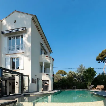 Superb Contemporain With Swimming Pool In Cap וילה
