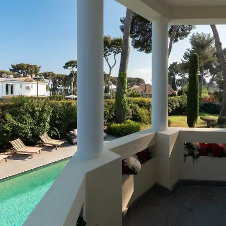 וילה Superb Contemporain With Swimming Pool In Cap אנטיב