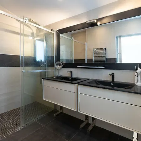 Superb Contemporain With Swimming Pool In Cap וילה *