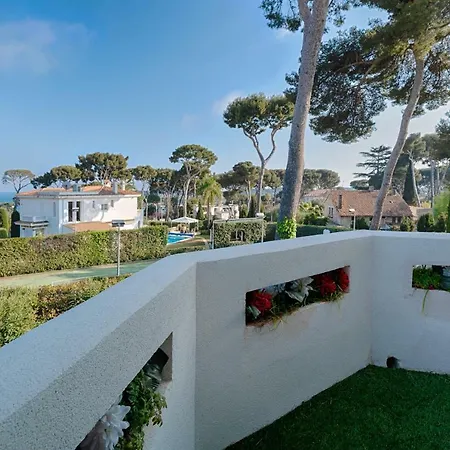 Superb Contemporain With Swimming Pool In Cap Villa