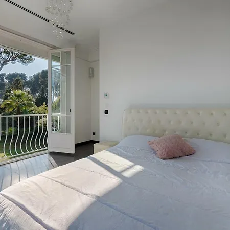 Superb Contemporain With Swimming Pool In Cap Villa Antibes